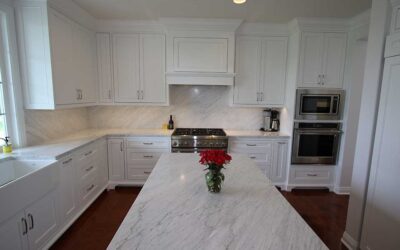 A Transitional White Kitchen with Custom Cabinets in San Clemente